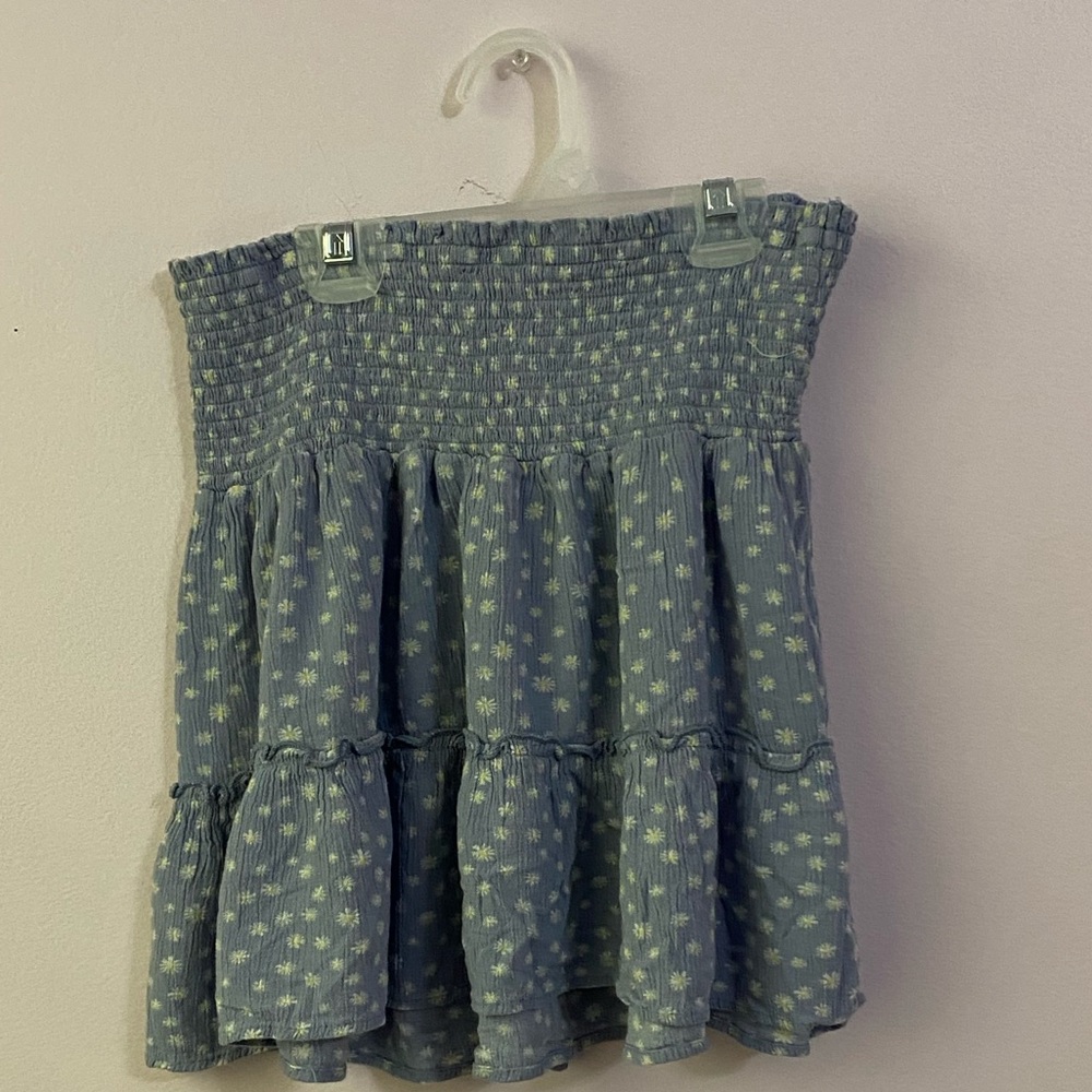 daisy pattern skirt, elastic waistband, ruffle detail